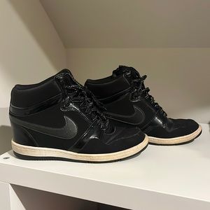 High top black Air Jordan forces